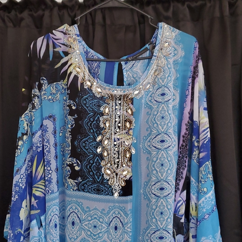 Dress - Picture 2 of 3